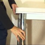 Шатается стол – что делать